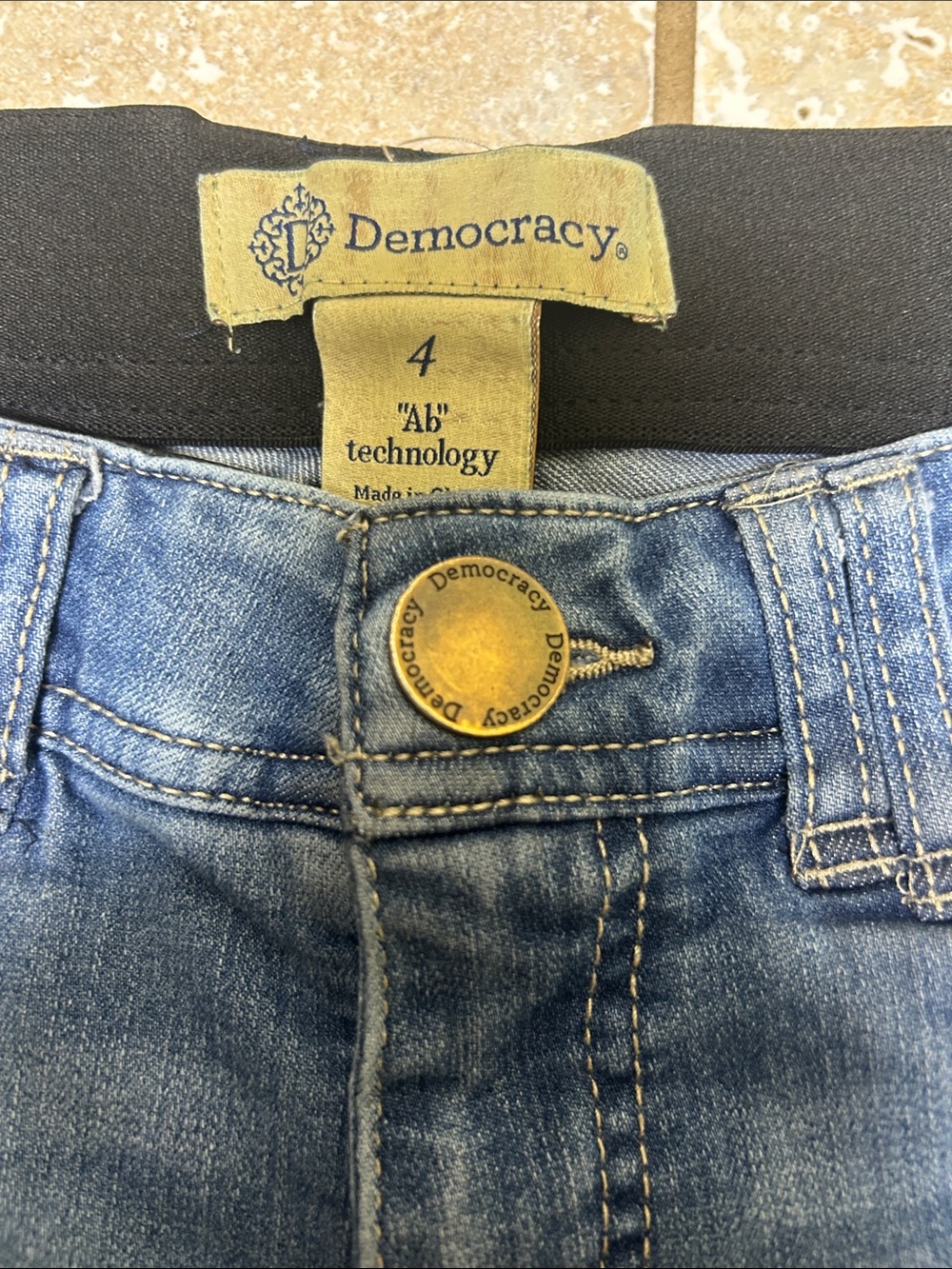 Democracy Light Wash Skinny Jeans in Blue - Picture 3 of 4